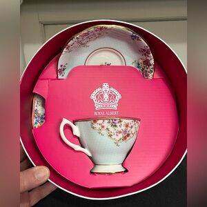 Royal Albert Sitting Pretty tea set Candy Collection in box